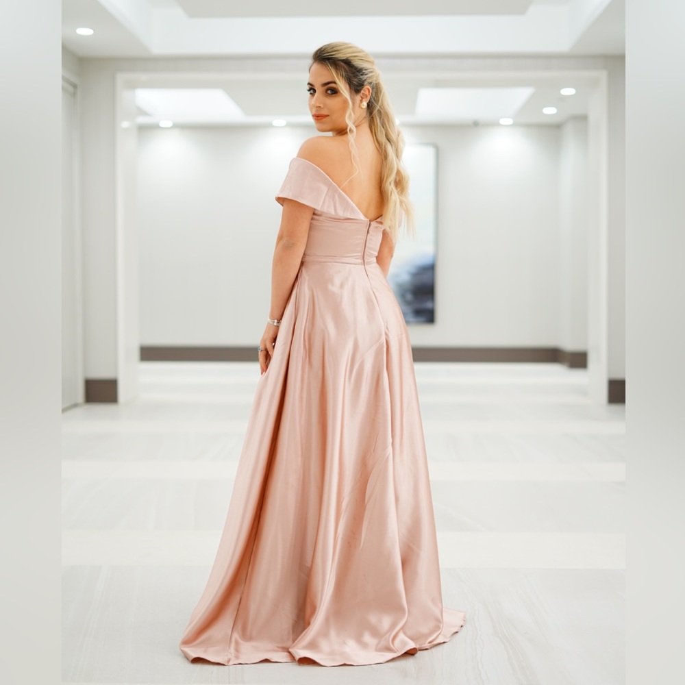 Blush Pink Maxi dress, size small, satin, off the shoulder dress. Lulus brand.